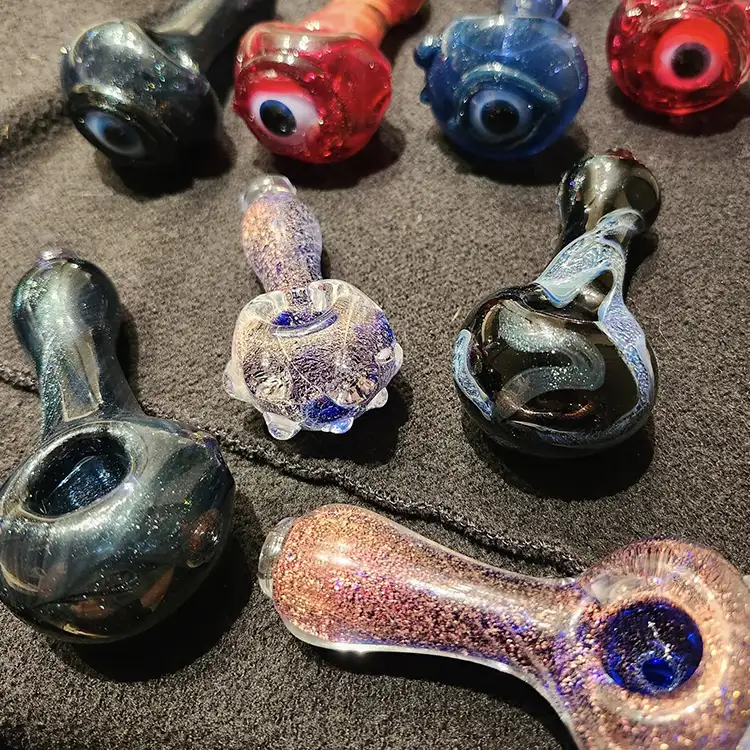Happy Daze - glass pipes