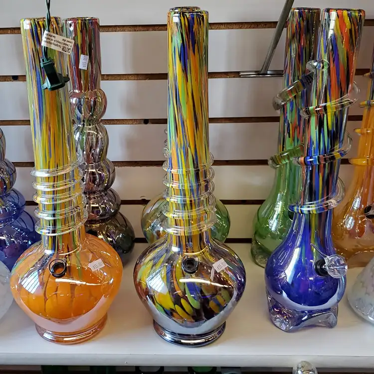 Happy Daze Gift Shop - bongs